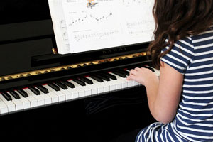 Kinder sollten ein Musikinstrument lernen!