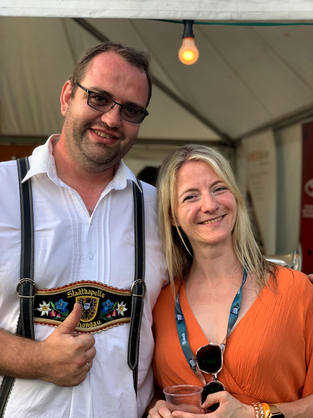 Kirstein-Mitarbeiter Frank mit Silvia Bleicher, die bei der MusiConnect 2024 einen Saxophon-Workshop geben und auch live spielen wird.