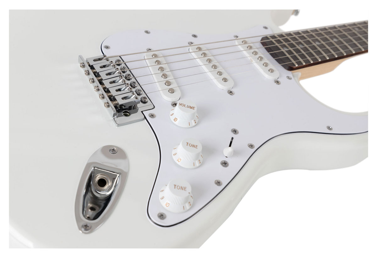 Shaman Element Series STX-100W E-Gitarre weiß.