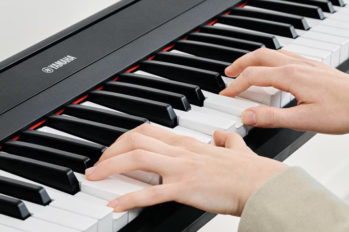 Genießen Sie ein sanftes Tastaturgefühl, mit dem das Klavierspielen Spaß macht!